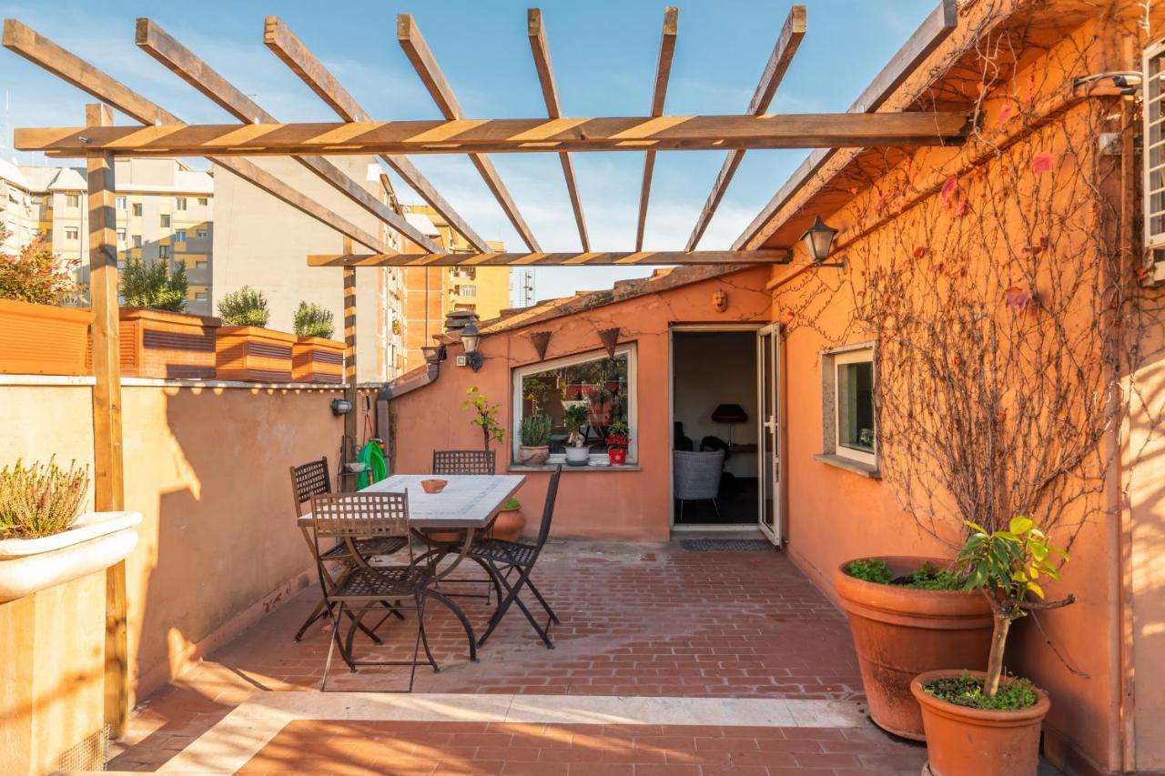 Bright And Comfy Terraced Apartment In Trastevere Řím Exteriér fotografie