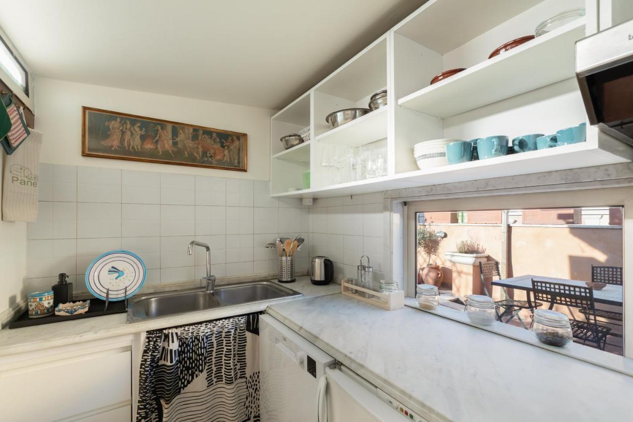 Bright And Comfy Terraced Apartment In Trastevere Řím Exteriér fotografie